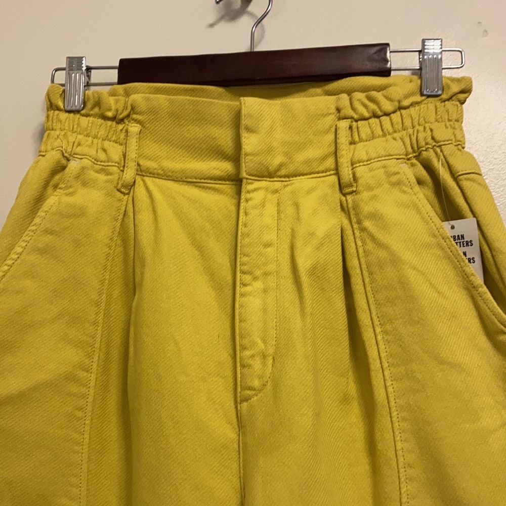 Bright Yellow High-Rise Pleated Women's Pants - Picture 3 of 11